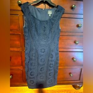 Adrianna Papell dress. Size 10. Perfect for work or evening.